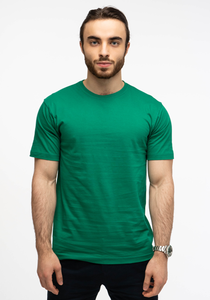 Темно-зеленая футболка